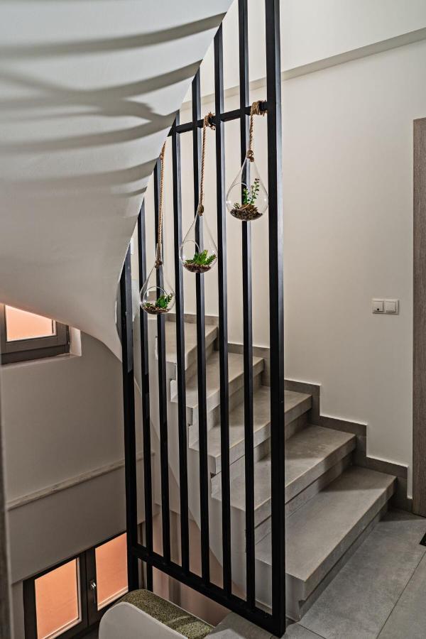 White&Gray Apartment Rethymno  Екстер'єр фото